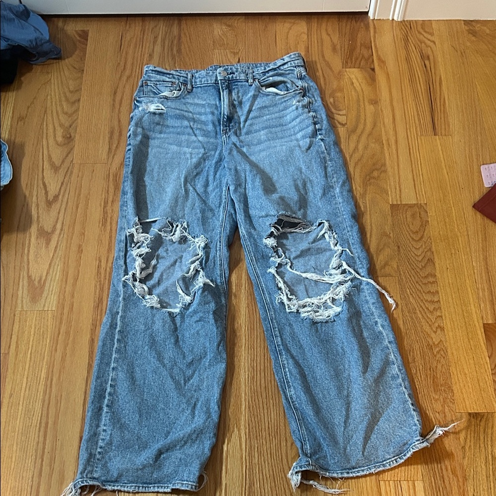 American Eagle Outfitters Light Blue Distressed Boyfriend Jeans